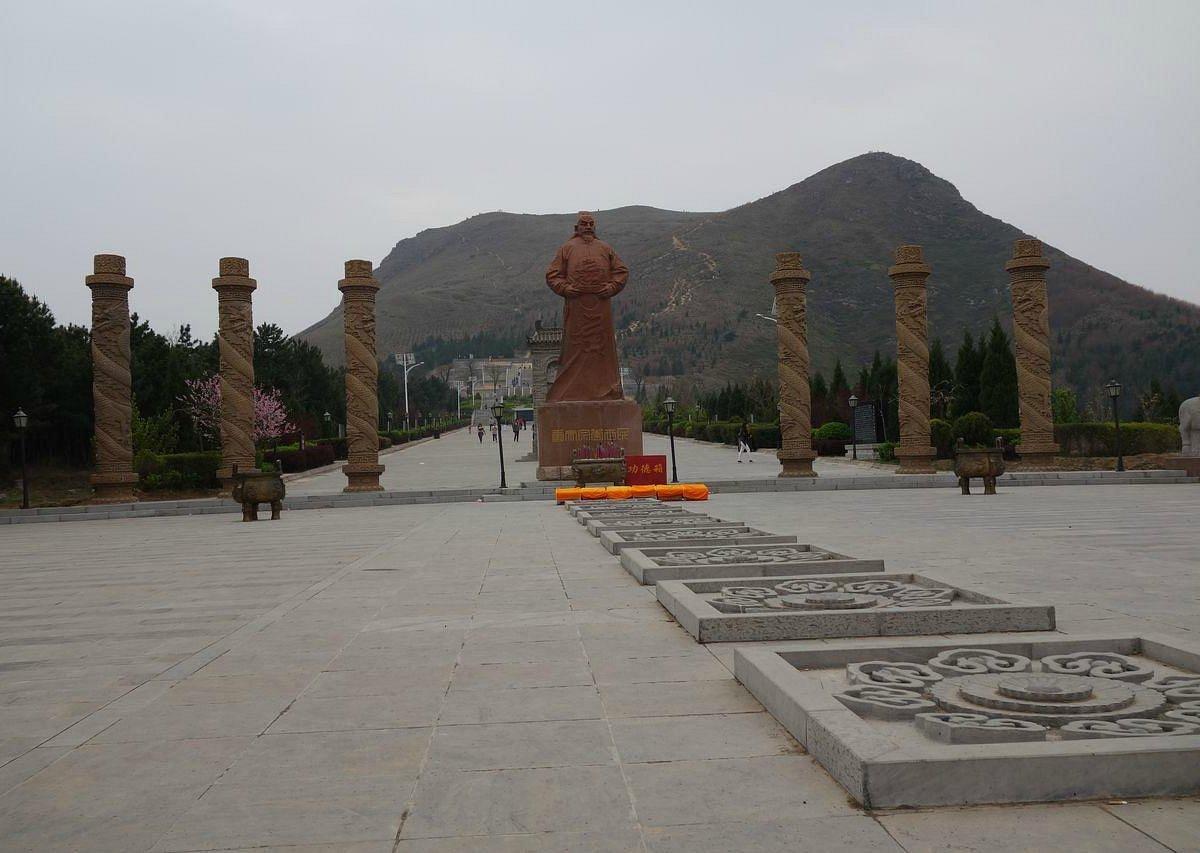 Lăng mộ độc nhất thể hiện quyền lực của hoàng đế vĩ đại nhất Trung Hoa